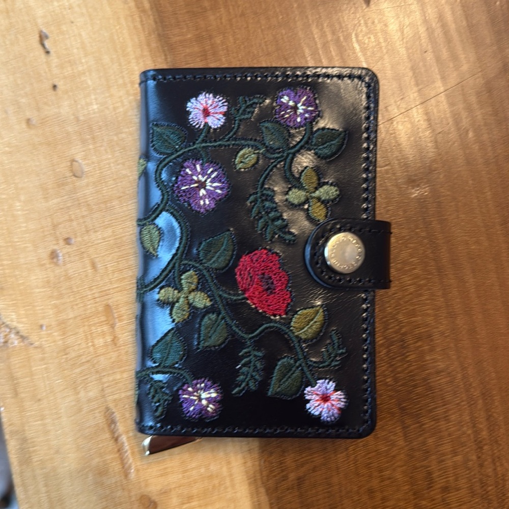 Secrid premium wallet for metal cards
